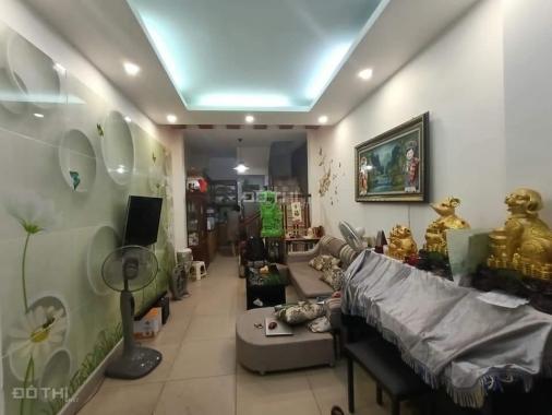 Bán nhà tại Hồ Đắc Di, DT 39m2, 6 tầng, giá 4,95 tỷ