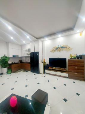 Nhà cạnh Royal City - Thanh Xuân: 45m2 6 tầng, nội thất đủ chỉ 3.7 tỷ