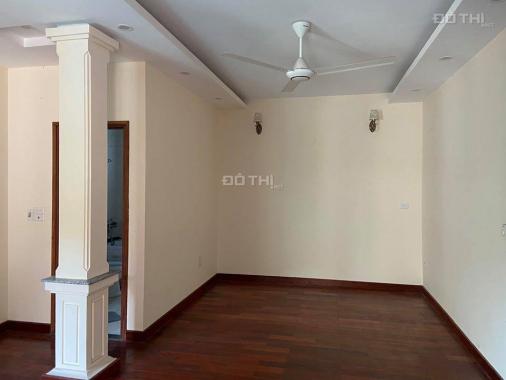 Cho thuê nhà riêng mới xây 4 tầng phố Ái Mộ, Bồ Đề, Long Biên 40m2/sàn. Giá: 12 triệu/tháng