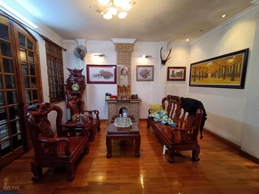 Bán nhà phố Kim Đồng view hồ, nội thất gỗ - gara ô tô 60m2, giá 12tỷ, LH 0945818836