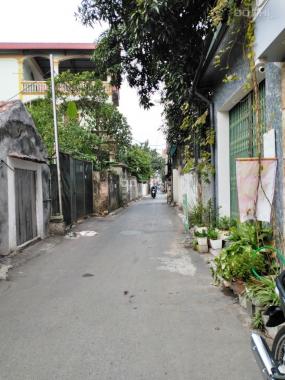 Cực hiếm, đất Bồ Đề sát phố Hồng Tiến, ô tô vào đất, 80m2, giá bán 70tr/m2. LH 0966544988
