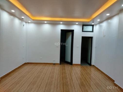 Cần cho thuê nhà đẹp nhất 565 Lạc Long Quân, 55m2 x 5 tầng, thang máy, full đồ xịn