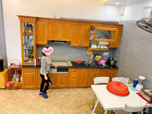 Bán nhà đường Tô Hiệu 40m2 xây đẹp 3 tầng. Giá chỉ 2,1 tỷ