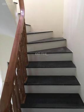 1.8 tỷ nhà 4 tầng, ngõ rộng 3.5m ô tô đỗ cửa gần hồ Cự Khối Long Biên