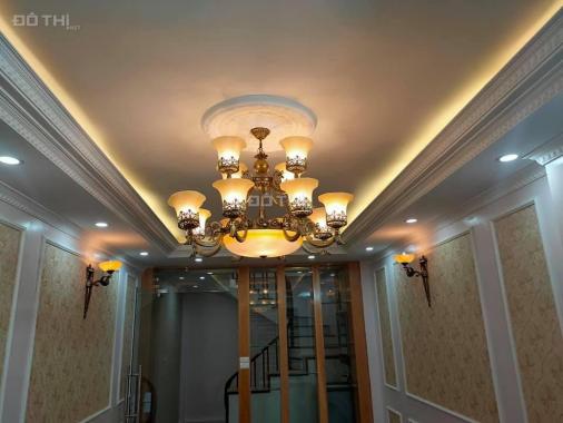 Nhà mặt ngõ Lê Thanh Nghị, Hai Bà Trưng, lô góc cực đẹp, về ở luôn đón Tết. DT 40m2, 5 tầng