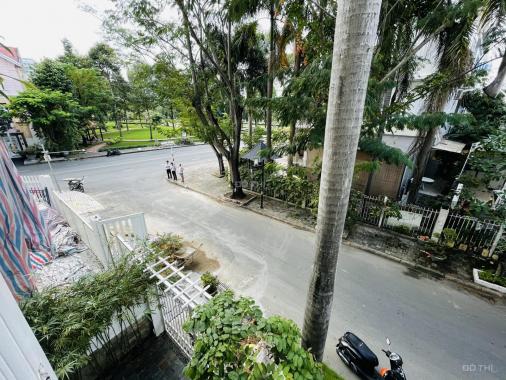 Kẹt tiền bán gấp biệt thự phố vườn khu Nam Thông Phú Mỹ Hưng 7x18 đối diện cv Nam Viên giá 28 tỷ