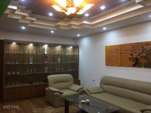 Cho thuê căn chung cư D2 Giảng Võ, diên tích 200m2, đầy đủ nội thất. Lh 0974429283