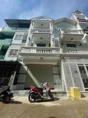 Bán nhà 3 tầng - đường 8m - địa chỉ 1979 Huỳnh Tấn Phát - 150m2