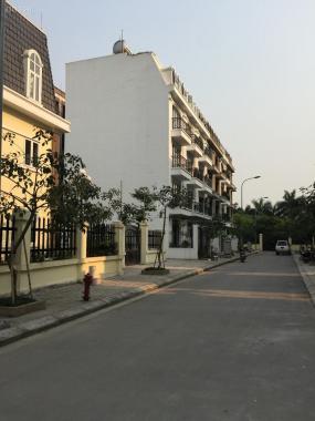 Cần bán gấp căn hộ 100 m2, hướng Đông, liền kề Green Park 319 Vĩnh Hưng