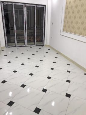 Chính chủ bán nhà mới ngõ 296 Lĩnh Nam, 50m2 x 4T, cách mặt đường 70m, giá 3,3 tỷ, LH 0902113778