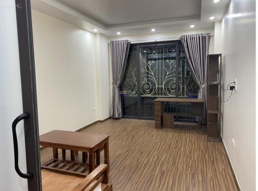 Cần bán căn hộ tầng đẹp ở Nguyễn Phong Sắc 70m2, 2 ngủ giá rất rẻ về ở luôn