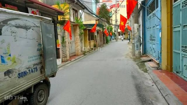 Bán 60m2 đất phố Nguyễn Sơn, MT 4m, ô tô tránh, kinh doanh
