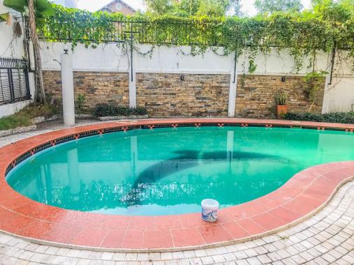 Cho thuê biệt thự Thảo Điền nằm trong khu compound, có diện tích 650m2 đất