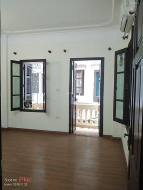 Cần bán gấp nhà trước tết phố Vĩnh Phúc, lô góc 2 mặt thoáng, mặt tiền rộng 4,5m, DT 60m2