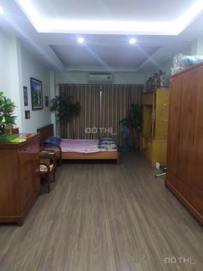 Cho thuê nhà riêng 5 tầng mới xây ngay 158 Nguyễn Văn Cừ, Bồ Đề. 40m/ sàn. Giá: 12 triệu/tháng