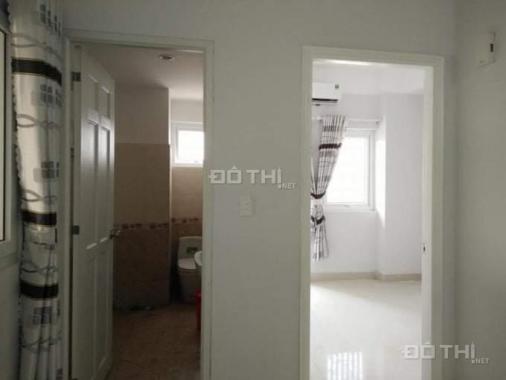 Cho thuê căn hộ chung cư ngay chợ Tân Sơn Nhất, nội thất cơ bản, giá chỉ 4.5tr/th