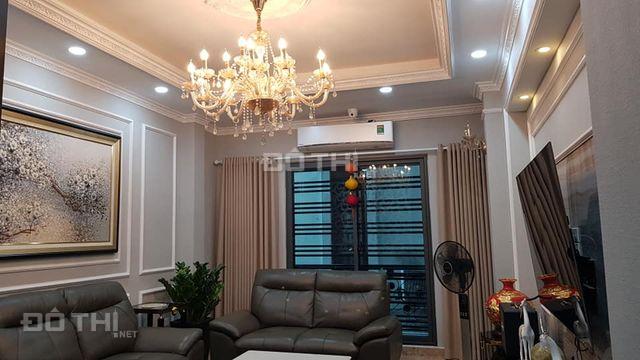 Bán nhà mặt phố Mai Dịch kiểu biệt thự đẹp 100m2 x 4 tầng, MT 7.65m, 20.5 tỷ Cầu Giấy kinh doanh