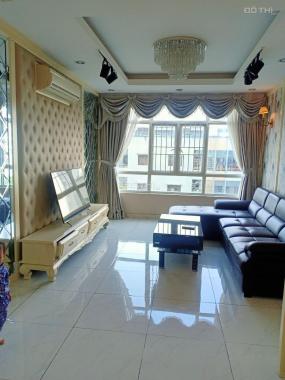 Cho thuê căn hộ Giai Việt, 150m2,3 PN, full nội thất y hình, nhà đẹp, 15tr/th. LH: 0907778411