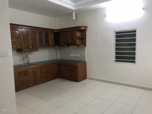 Cho thuê nhà 4 tầng ô tô đỗ trong nhà Ngọc Thụy, Long Biên, 70m2/sàn. Giá: 12 triệu/tháng