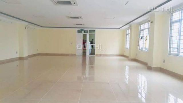Cho thuê 135m2 văn phòng, showroom, spa tại mặt phố Nguyễn Xiển - Thanh Xuân. Thiết kế thông sàn