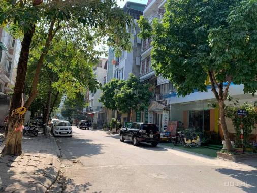 Nhà phố lô góc Nguyễn Cơ Thạch 140m2 5 tầng giá cần bán gấp 22.5 tỷ