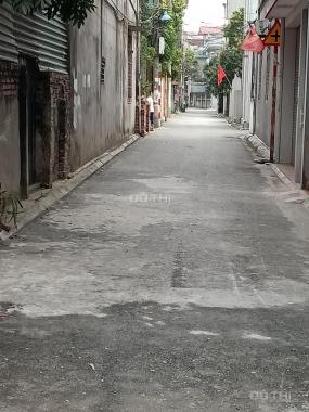Căn đất lô góc, nhỏ xinh, 36m2, thuộc Kẻ Tạnh, Phường Giang Biên, đường bàn cờ, ô tô tránh xe máy