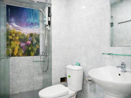 Căn hộ 2PN, 2WC full nội thất trung tâm Quận 1