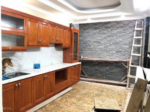 Bán nhà mặt ngõ phố Dịch Vọng, Cầu Giấy DT 52m2 x 5 tầng vị trí đẹp cách phố 10m. Giá 5.95 tỷ