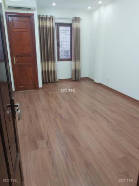 Cho thuê nhà riêng ngõ 116 Nguyễn Xiển, diện tích 60 m2 x 3 tầng