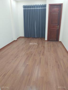 Cho thuê nhà riêng ngõ 116 Nguyễn Xiển, diện tích 60 m2 x 3 tầng