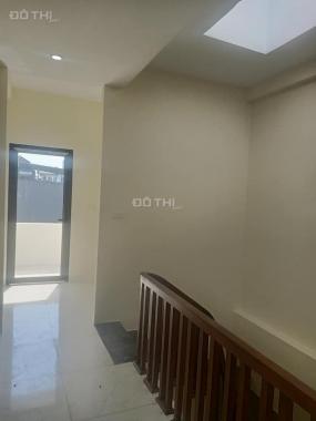 Nhà 3T mới đẹp, xây độc lập, full đồ, 36m2, Thượng Cát, P Thượng Thanh, cách đường ô tô tránh 5m