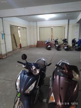 Cho thuê 300m2 kho, xưởng ở Phố Bồ Đề, Long Biên, đường đến kho là 2 ô tô tránh, bên cạnh là hồ