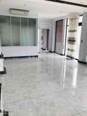 Cho thuê mặt bằng văn phòng 45m2 được ở lại giá 9 triệu/tháng trong KDC Vạn Phúc City Thủ Đức