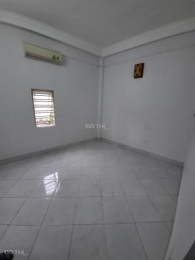 Vỡ nợ bán nhà 3 tầng Lệ Mật, Việt Hưng 50m2 hướng Đông Nam ngõ Morning chỉ 2,85 tỷ