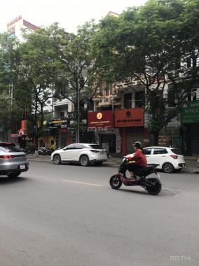 Cần bán nhà mặt phố kinh doanh Trần Quốc Hoàn, vị trí đắc địa. 45m2