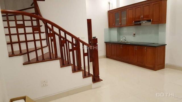 Cần cho thuê nhà 5 tầng Phúc Đồng, Long Biên, 35m2, giá: 7 triệu/tháng. LH: 0984.373.362