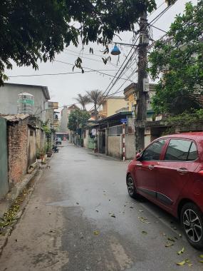Bán đất phố Giang Biên ô tô đỗ cửa, kinh doanh 4 tỷ