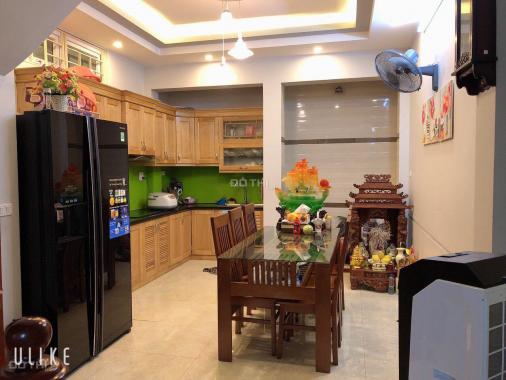 Bán cắt lỗ nhà 5T đẹp, 72m2, giá 6,3 tỷ có sân vườn trung tâm Cầu Giấy