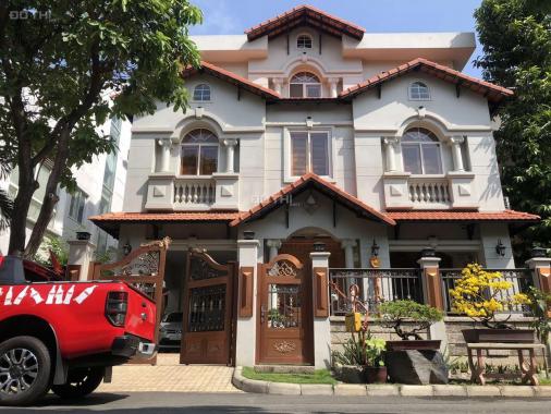 Villas Phú Mỹ Hưng - Khu Nam Quang diện tích 15 x 18m. Kiến trúc cổ điển, giá 62 tỷ