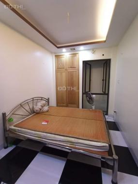 Bán nhà phố Giảng Võ đầu Cát Linh, DT 38m2 5 giá 5.7 tỷ, nhà đẹp