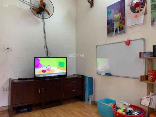 Bán nhà lô góc 2 mặt thoáng, Nguyễn Xiển, diện tích 30m2, 4 tầng, 4PN. Giá 2,75 tỷ