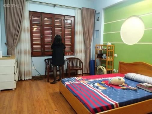 Bán nhà đẹp Khâm Thiên DT 40m2, nhỉnh 2tỷ vì đang cần gấp tài chính nên phá giá khu vực