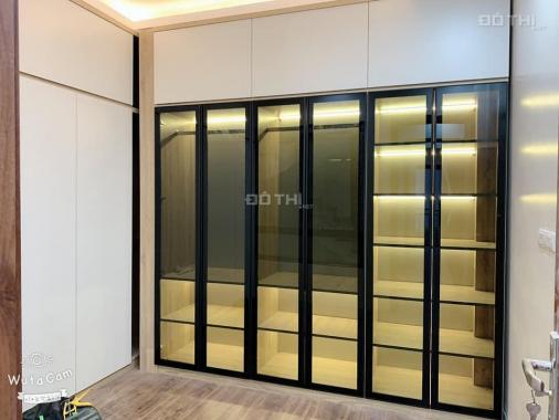 Nhà mới phố Dịch Vọng 40m2, 5 tầng cực đẹp cần bán gấp chỉ 5 tỷ