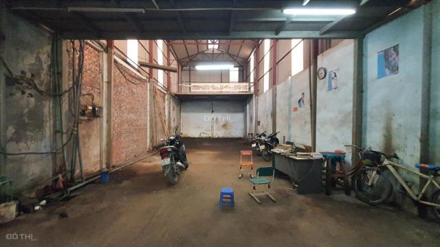 Bán đất DT 200m2, MT 7.5m, phố Minh Khai, Hai Bà Trưng, tặng nhà C4 đang làm xưởng. LH 0588412222