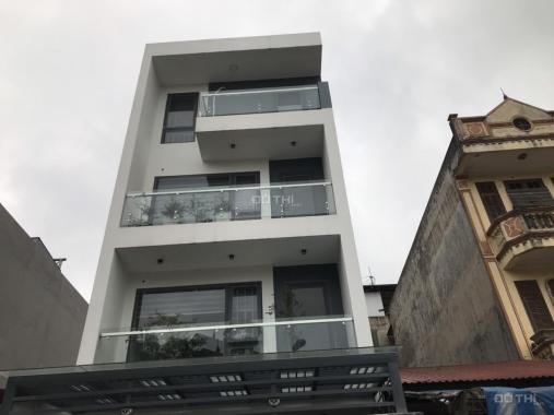 Bán nhà 5 tầng đường ô tô tránh giá 8,3 tỷ ở Lệ Mật, Việt Hưng
