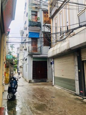Bán nhà phố Lệ Mật - Việt Hưng - DT: 41m2, lô góc - ngõ thông - ô tô vào