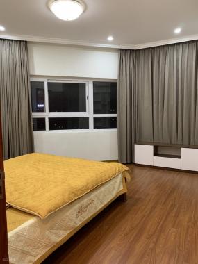Cho thuê căn hộ chung cư Học Viện Quốc Phòng 3 PN 136m2. Đầy đủ nội thất