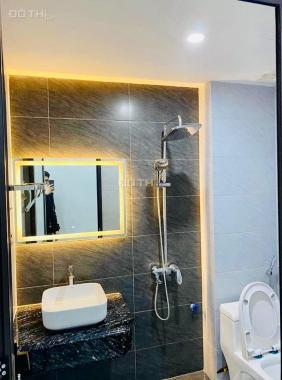 Bán nhà mặt phố Đền Lừ, vỉa hè, ô tô dừng đỗ, kinh doanh, thang máy, 11 tỷ