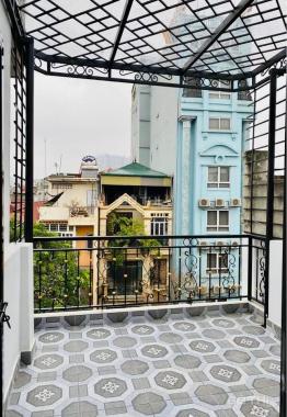 Bán nhà mặt phố Đền Lừ, vỉa hè, ô tô dừng đỗ, kinh doanh, thang máy, 11 tỷ