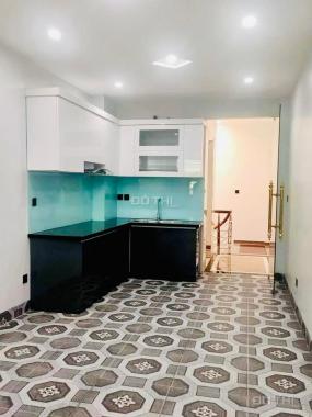 Bán nhà mặt phố Đền Lừ, vỉa hè, ô tô dừng đỗ, kinh doanh, thang máy, 11 tỷ